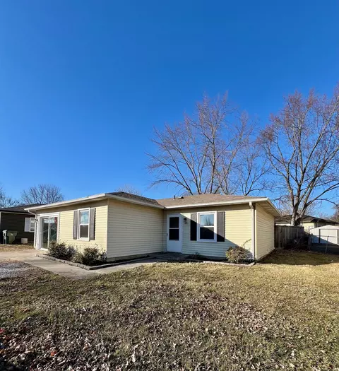 146 Schaefer Dr, Hope, IN 47246 photo 2