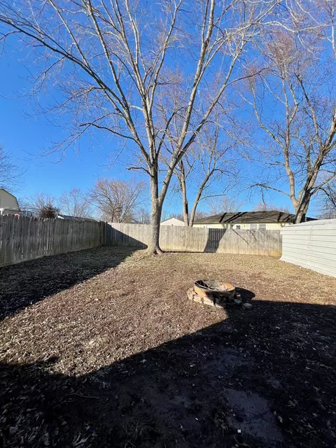 146 Schaefer Dr, Hope, IN 47246 photo 3