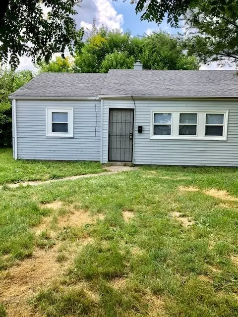 6220 Commodore Dr, Indianapolis, IN 46219