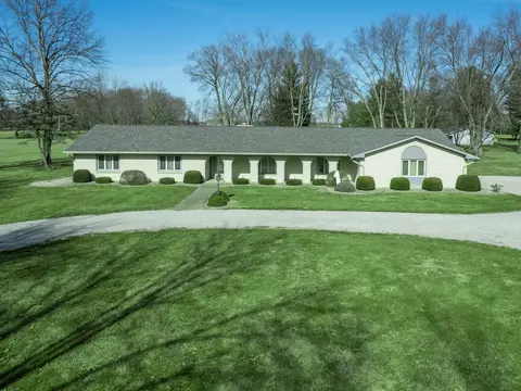 1994 E Old Rushville Rd, Shelbyville, IN 46176