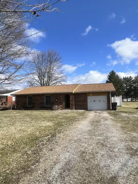 1220 S Adams St, Versailles, IN 47042