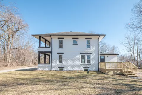 Exterior - 2017 Irwin Dr, Columbus, IN 47201 photo 9 of 15