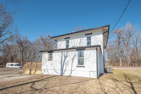 Exterior - 2017 Irwin Dr, Columbus, IN 47201 photo 8 of 15