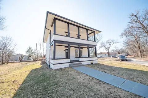 Exterior - 2017 Irwin Dr, Columbus, IN 47201 photo 10 of 15