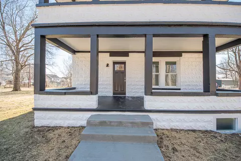 Exterior - 2017 Irwin Dr, Columbus, IN 47201 photo 2 of 15