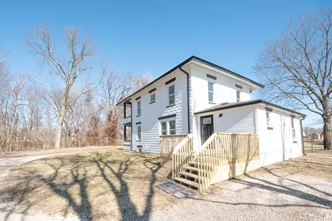 Exterior - 2017 Irwin Dr, Columbus, IN 47201 photo 6 of 15