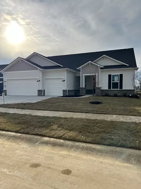 14822 Amber Light Dr, Westfield, IN 46074