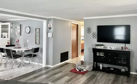 Living - 527 Scott St, Hope, IN 47246 photo 1 of 4