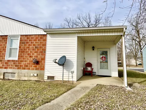 Exterior - 527 Scott St, Hope, IN 47246 photo 12 of 14