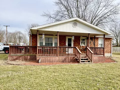 527 Scott St, Hope, IN 47246