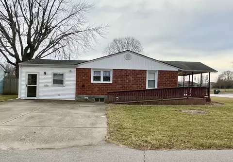 Exterior - 527 Scott St, Hope, IN 47246 photo 4 of 14