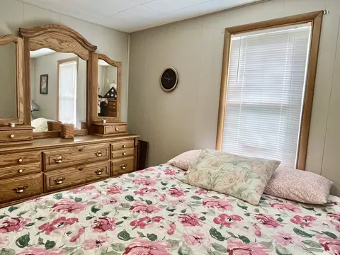 Bedroom - 527 Scott St, Hope, IN 47246 photo 6 of 6