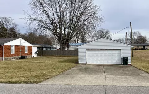 Exterior - 527 Scott St, Hope, IN 47246 photo 10 of 14