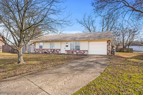 13 Tilmore Dr, Whiteland, IN 46184