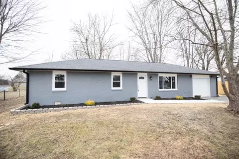 121 Wood Ln, Versailles, IN 47042