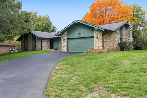 438 Shady Ln, Greenwood, IN 46142