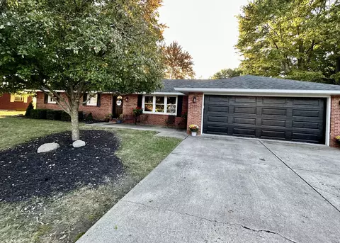 8915 N Mark Dr, Alexandria, IN 46001