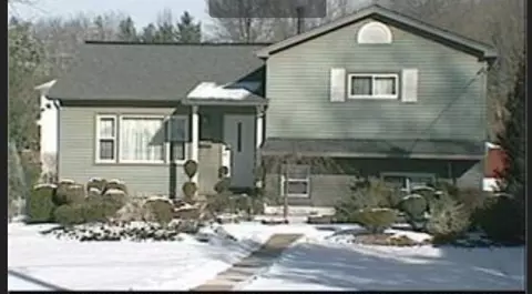 222 Park Grove Ave, Greendale, IN 47025