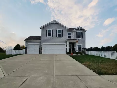 4748 Clairmont Dr, Columbus, IN 47203