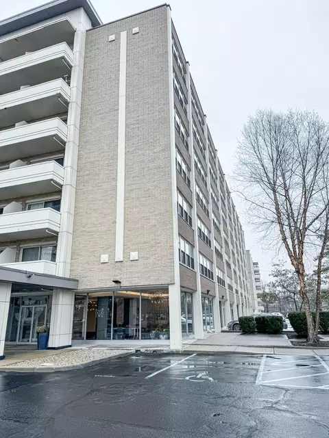 3965 N Meridian St N #5E, Indianapolis, IN 46208