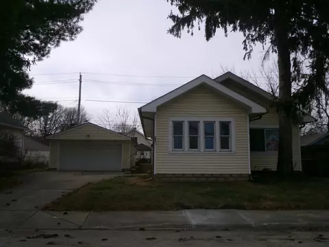 614 Carlyle Pl, Indianapolis, IN 46201