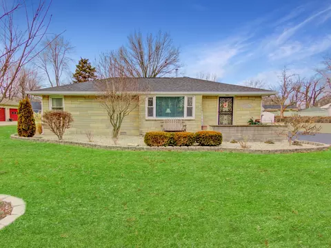 526 E Mckay Rd, Shelbyville, IN 46176