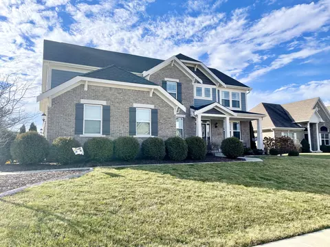 1037 Red Oak Dr, Plainfield, IN 46168