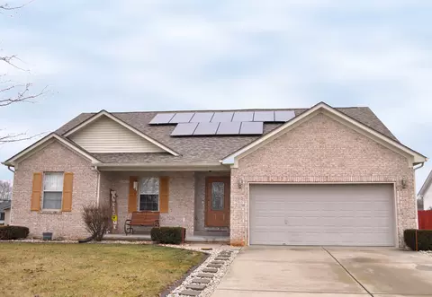 2915 Wandering Way, Columbus, IN 47201