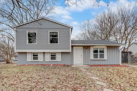 3502 Roseway Dr, Indianapolis, IN 46226