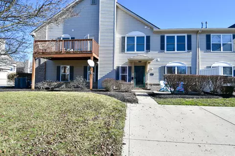 427 Avon Village Pkwy #212, Avon, IN 46123