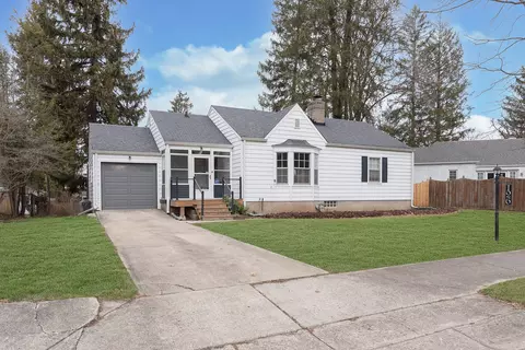 126 E 61st St, Indianapolis, IN 46220