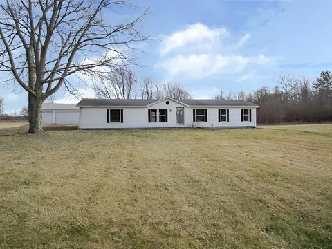 9218 S Tomahawk Trl, Markleville, IN 46056