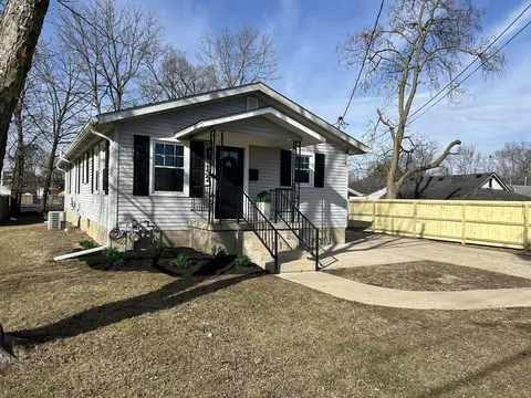 132 S Cherry St, Columbus, IN 47201