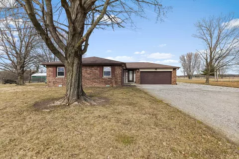 4448 Gibbs Rd, Danville, IN 46122