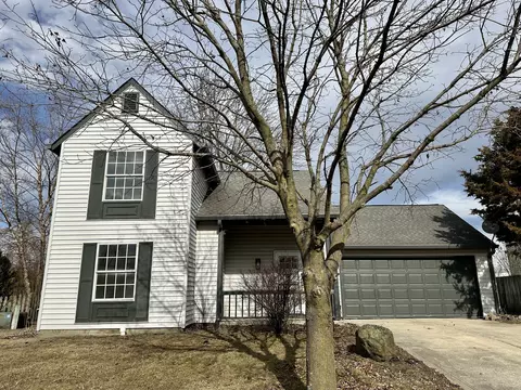 142 Country Wood Dr, Whiteland, IN 46184