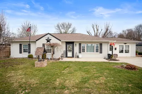 1716 Mockingbird Ln, Anderson, IN 46013