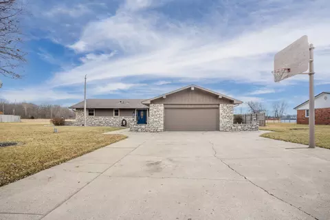 1733 W 300 N, Anderson, IN 46011