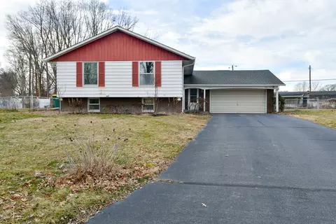 930 Oakwood Ct, Plainfield, IN 46168