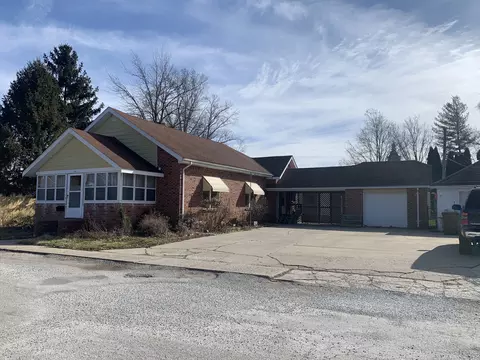 107 W Howard St, Rockville, IN 47872
