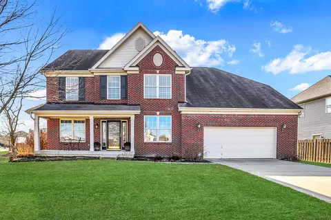 8899 Flagstone Dr, Zionsville, IN 46077