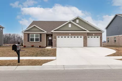 6380 Flag Stop Dr, Whitestown, IN 46075