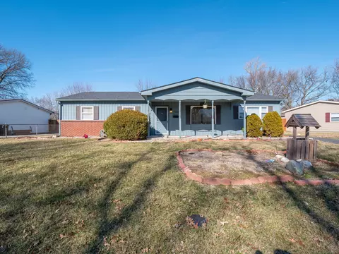 7908 Renfrew Dr, Indianapolis, IN 46226