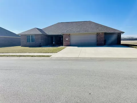 1732 Bell Ford Dr W, Seymour, IN 47274