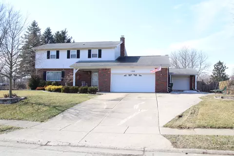 1302 Sherwood Dr, Greenfield, IN 46140
