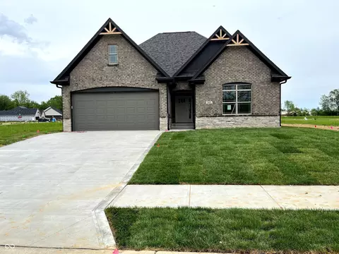 523 Breakwater Dr, Plainfield, IN 46168