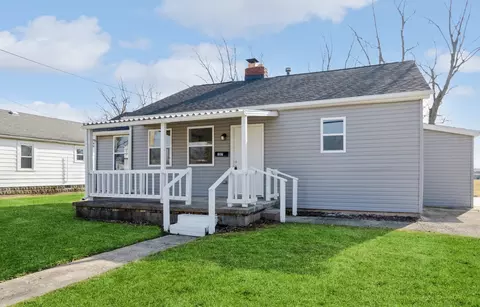 107 S A St, Elwood, IN 46036