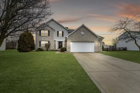 1933 Deerwalk Ct, Avon, IN 46123