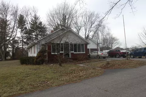 611 Enos Rd, Seymour, IN 47274