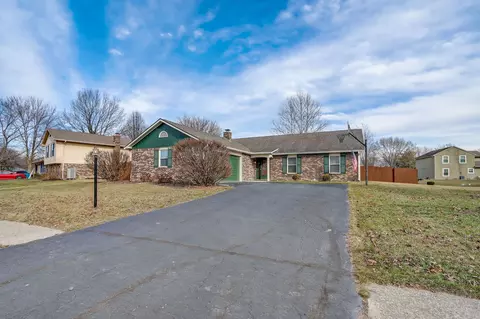12001 Colbarn Dr, Fishers, IN 46038