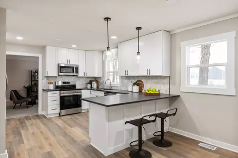 Kitchen - 127 E Michelle Ln, Pendleton, IN 46064 photo 1 of 5
